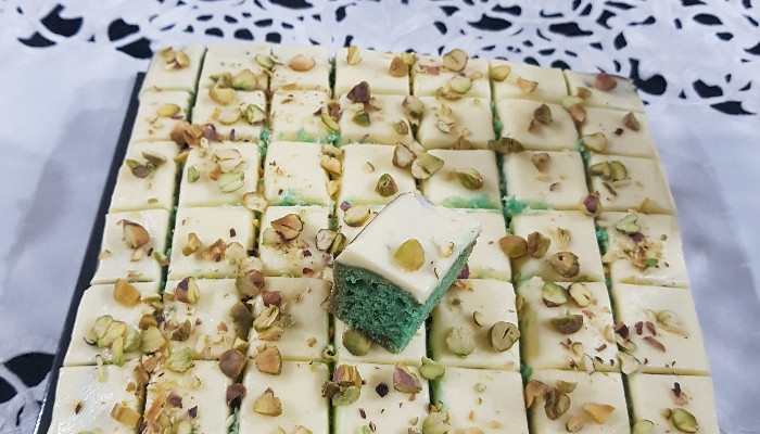 Vegetarian Pistachio Cake with Cream Cheese
