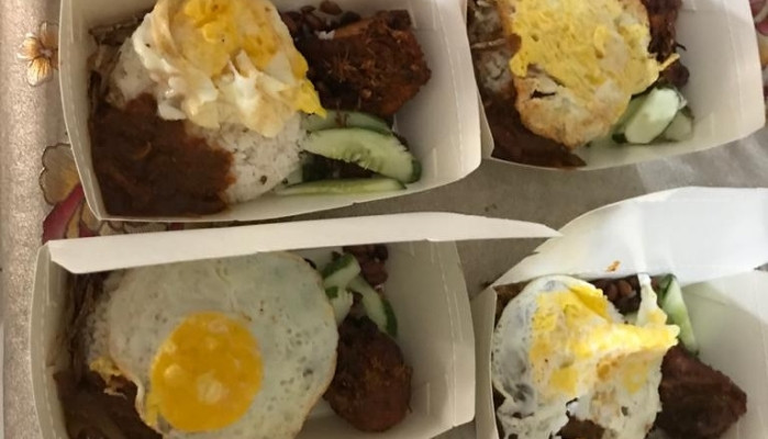 Nasi Lemak Ayam Berempah