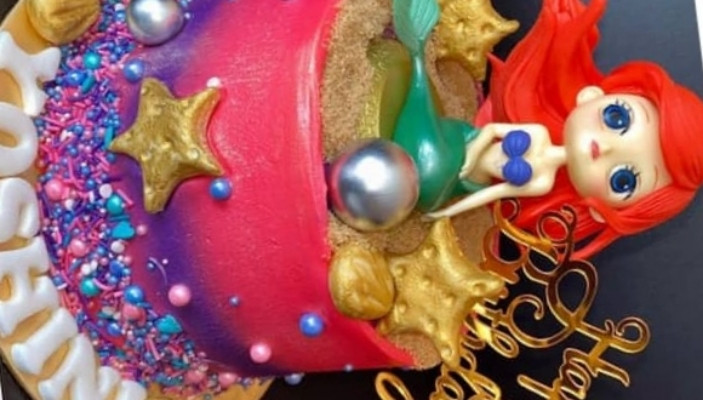 Customize 'Mermaids' Sugar Icing Cake.