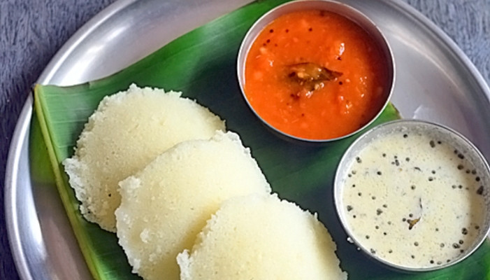 Idli with mutton and gravy