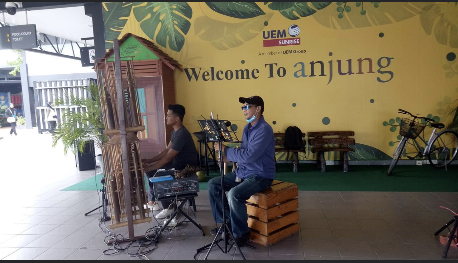 Azizi Angklung