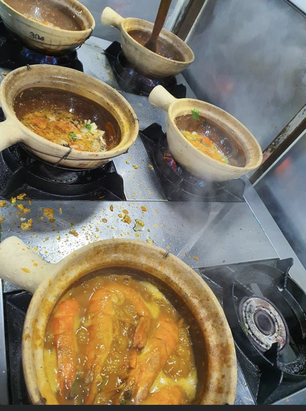 Layang Layang Indian Claypot Rice