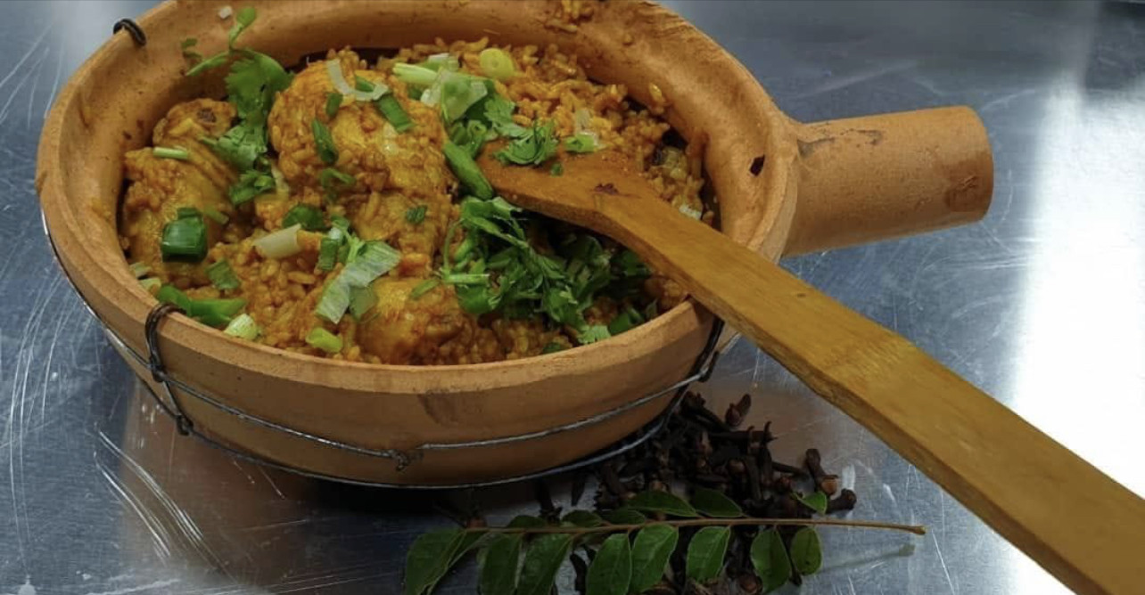 Layang Layang Indian Claypot Rice