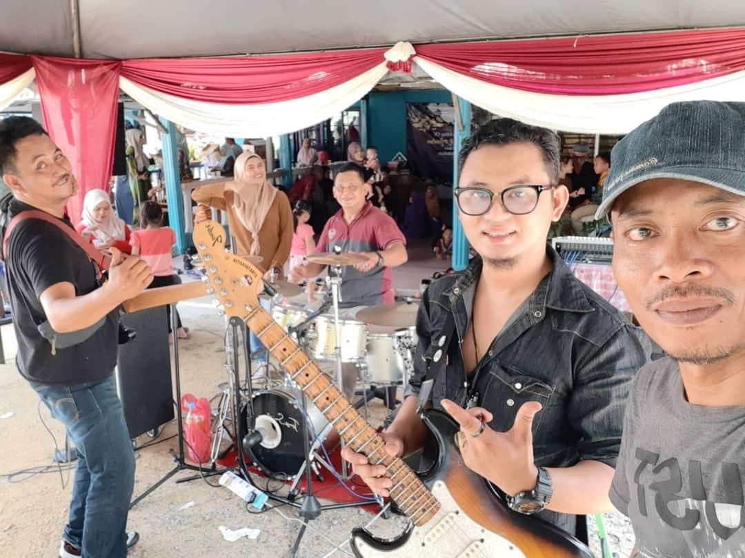 Lina Band/Buskers